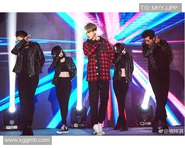 外国足球明星携手综艺舞台展现多才多艺的魅力与风采