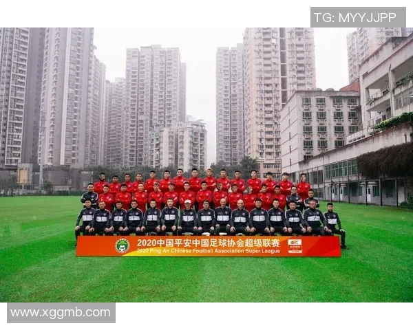 深入分析重庆足球队的运营策略与战术布局探讨